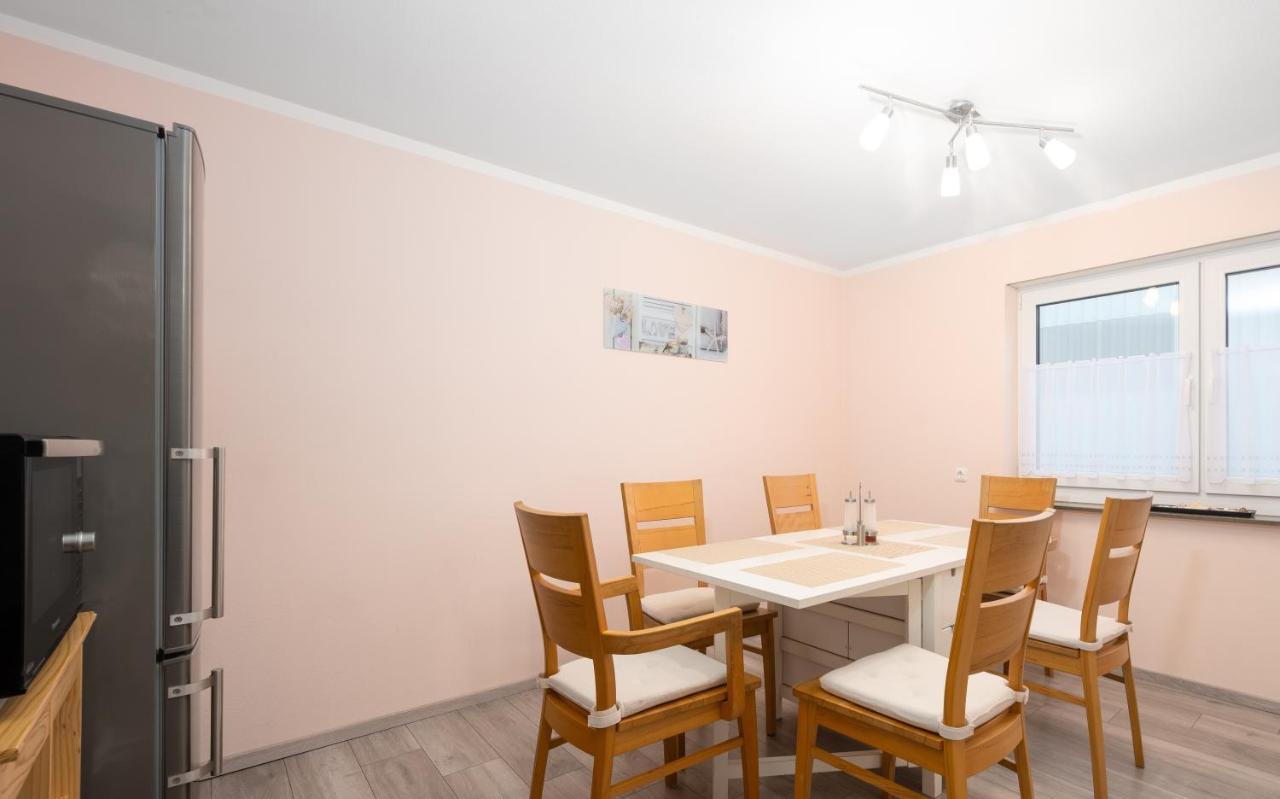 Saal Familienfreundliche 3-Zimmer-Ferienwohnung מראה חיצוני תמונה